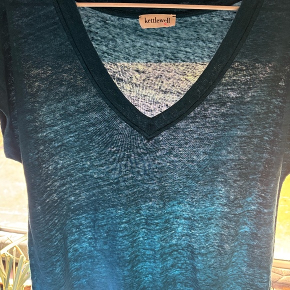 Lightweight Linen Teal Top Made in Portugal - Picture 1 of 5
